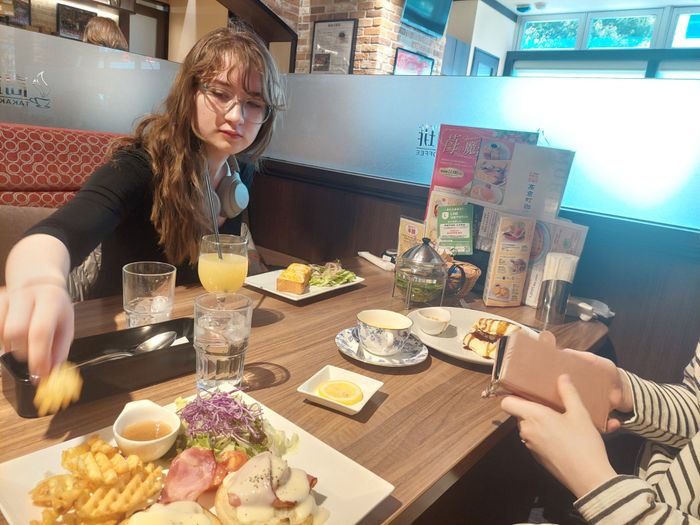 Eggs ”Benedict” and corn toast