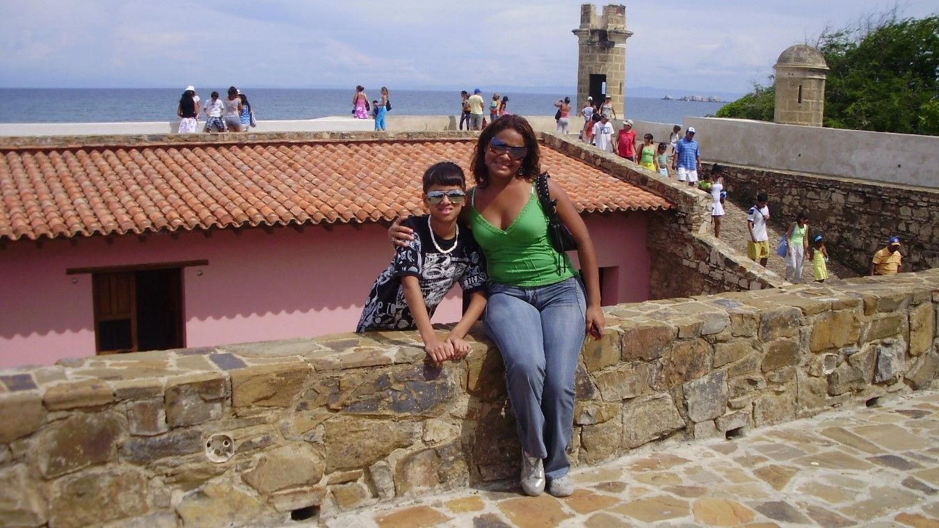 San Carlos Castle, site of reclusion of an independence heroine (Eng - Esp)

