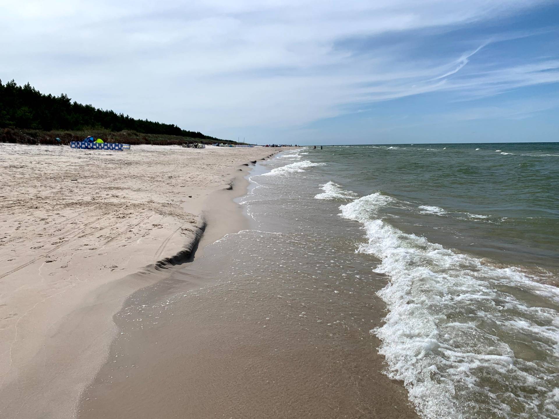 Długi spacer wybrzeżem Bałtyku