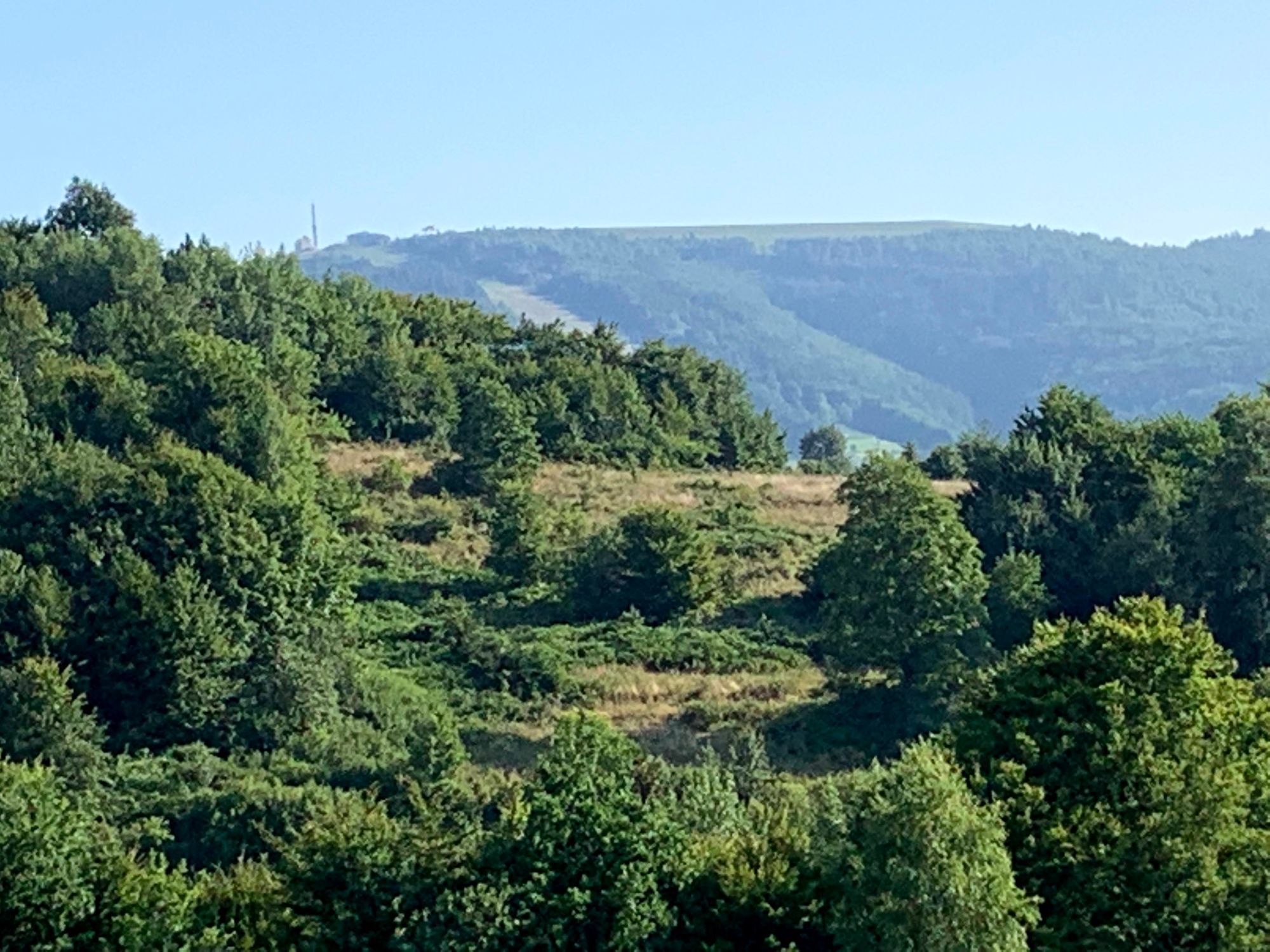 Widok na Żar z szlaku z Czernichowa na Czupel