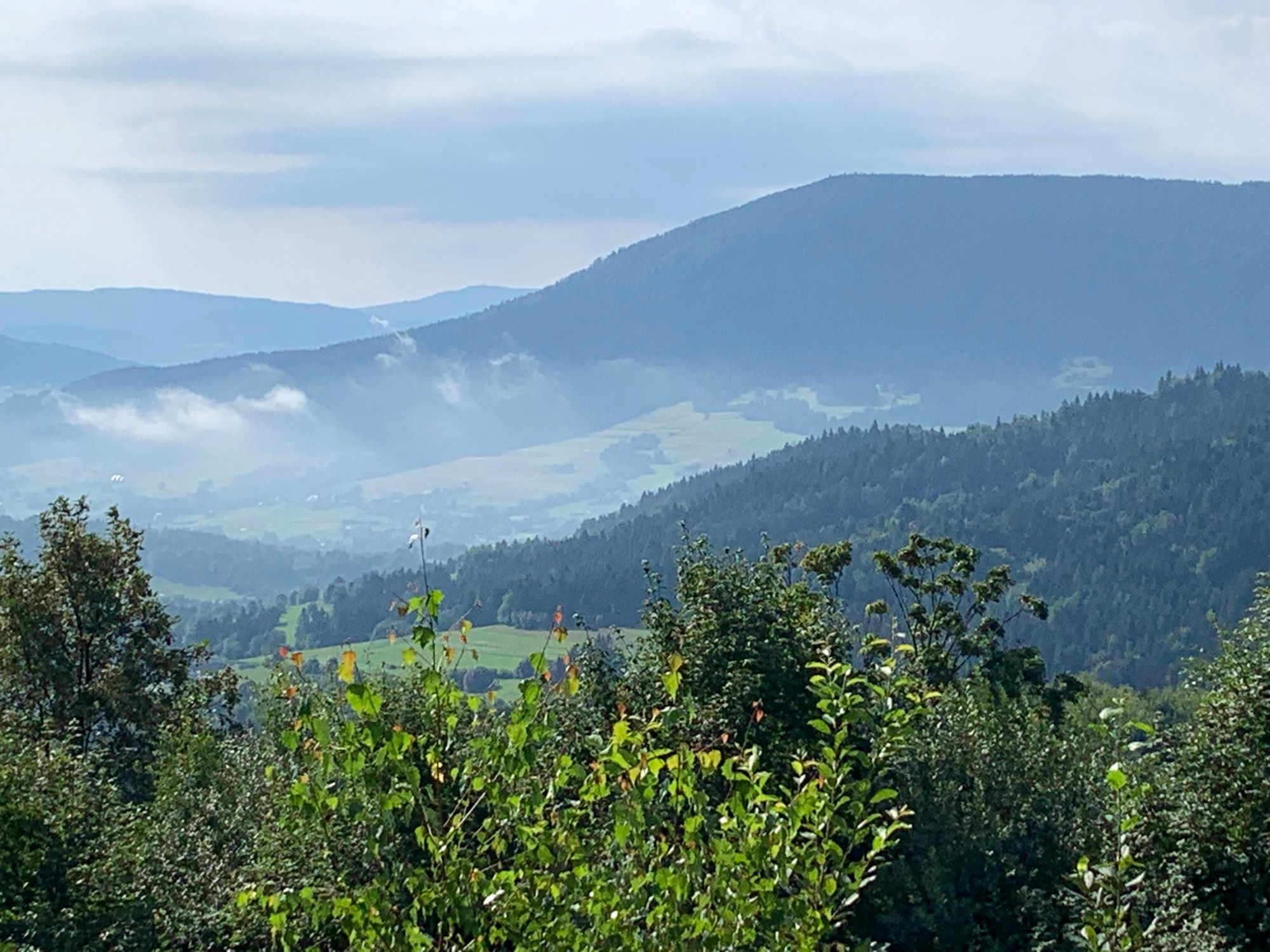 Widok z szlaku na Lubomir