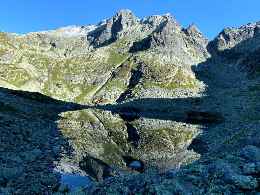 Sierpień 2021 na szlakach. Wokół Kotliny Kłodzkiej, Beskid Wyspowy oraz wreszcie Rysy zdobyte.
