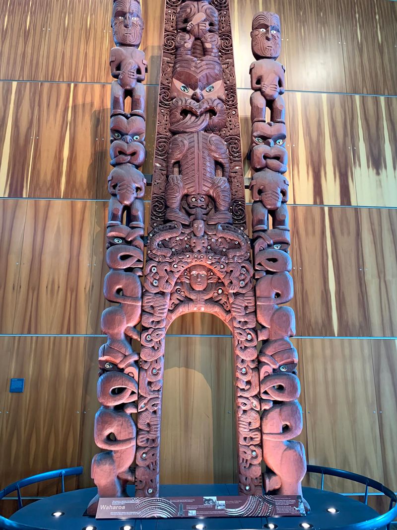 Te Papa Tongarewa, Wellington. Muzeum Narodowe N. Zelandii / El Museo Nacional de N. Zelanda [PL/ES]