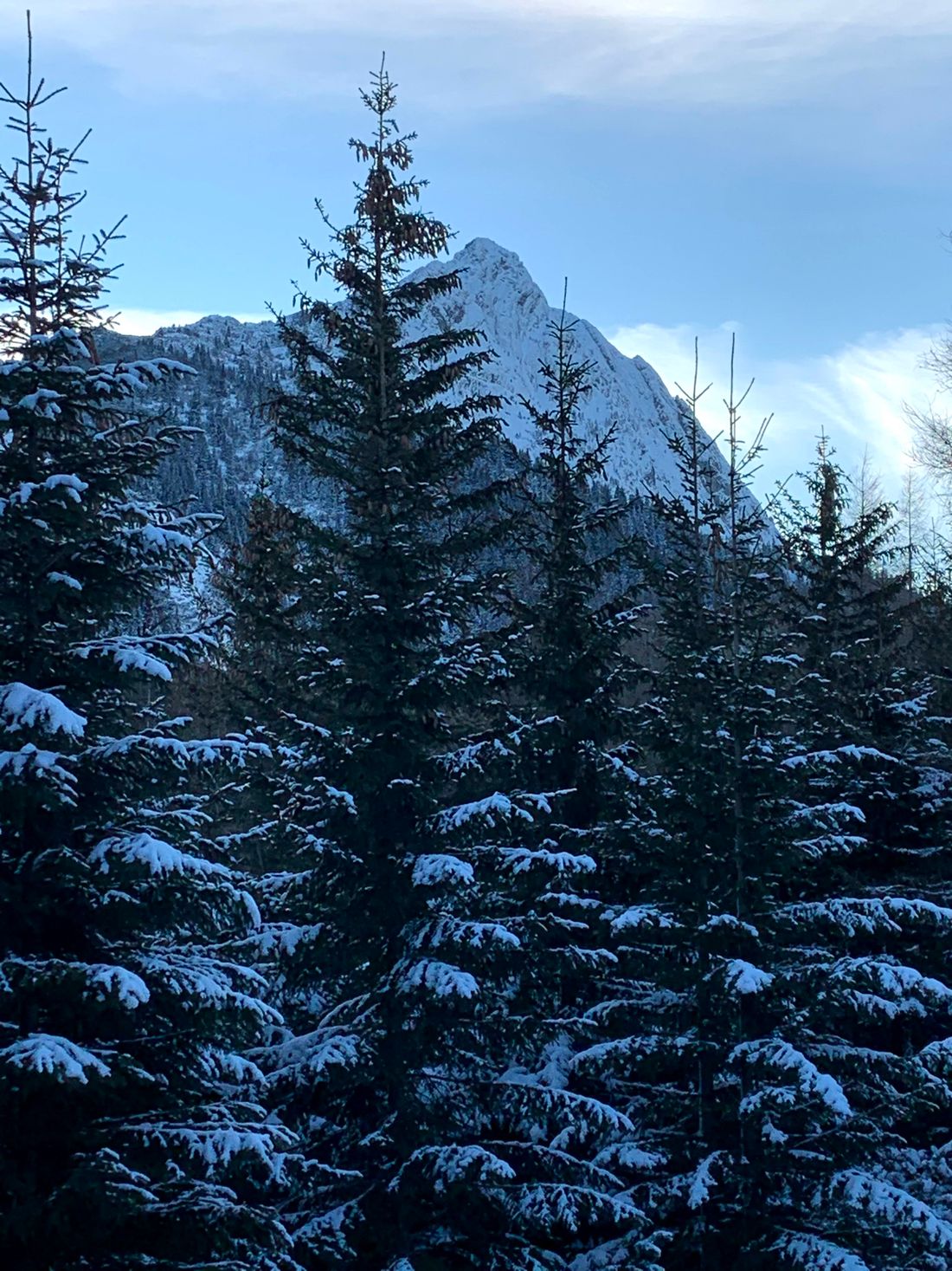 El pico Giewont visto desde el paso ’Przełęcz Białego’