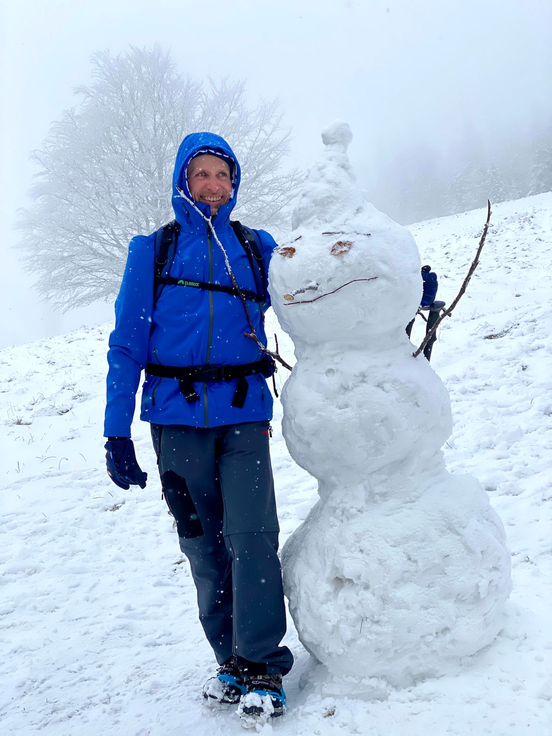 Yo con el muñeco de nieve (él es el blanco:-)