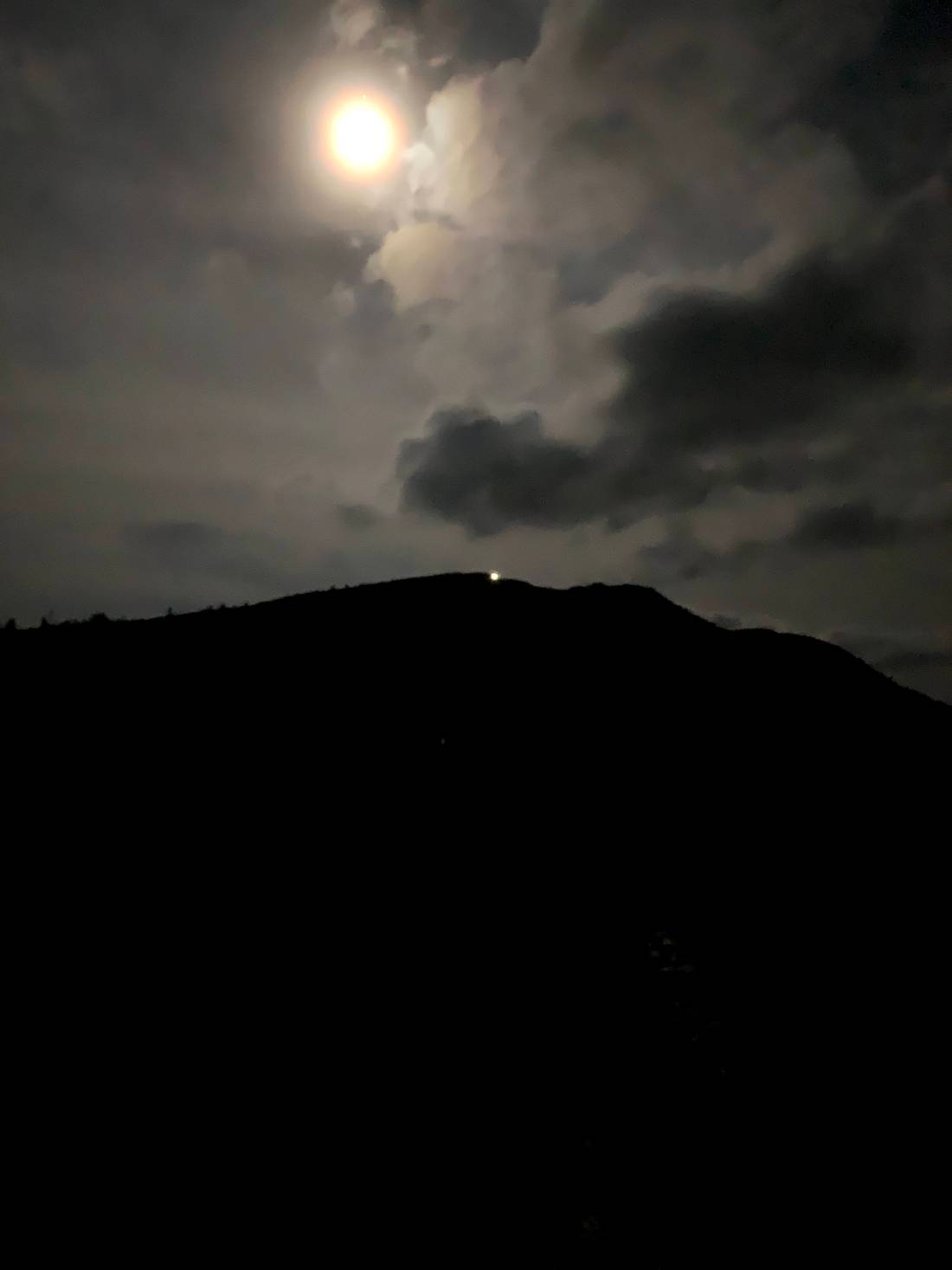 Nocna Babia Góra, zdjęcie z szczytu Gówniak