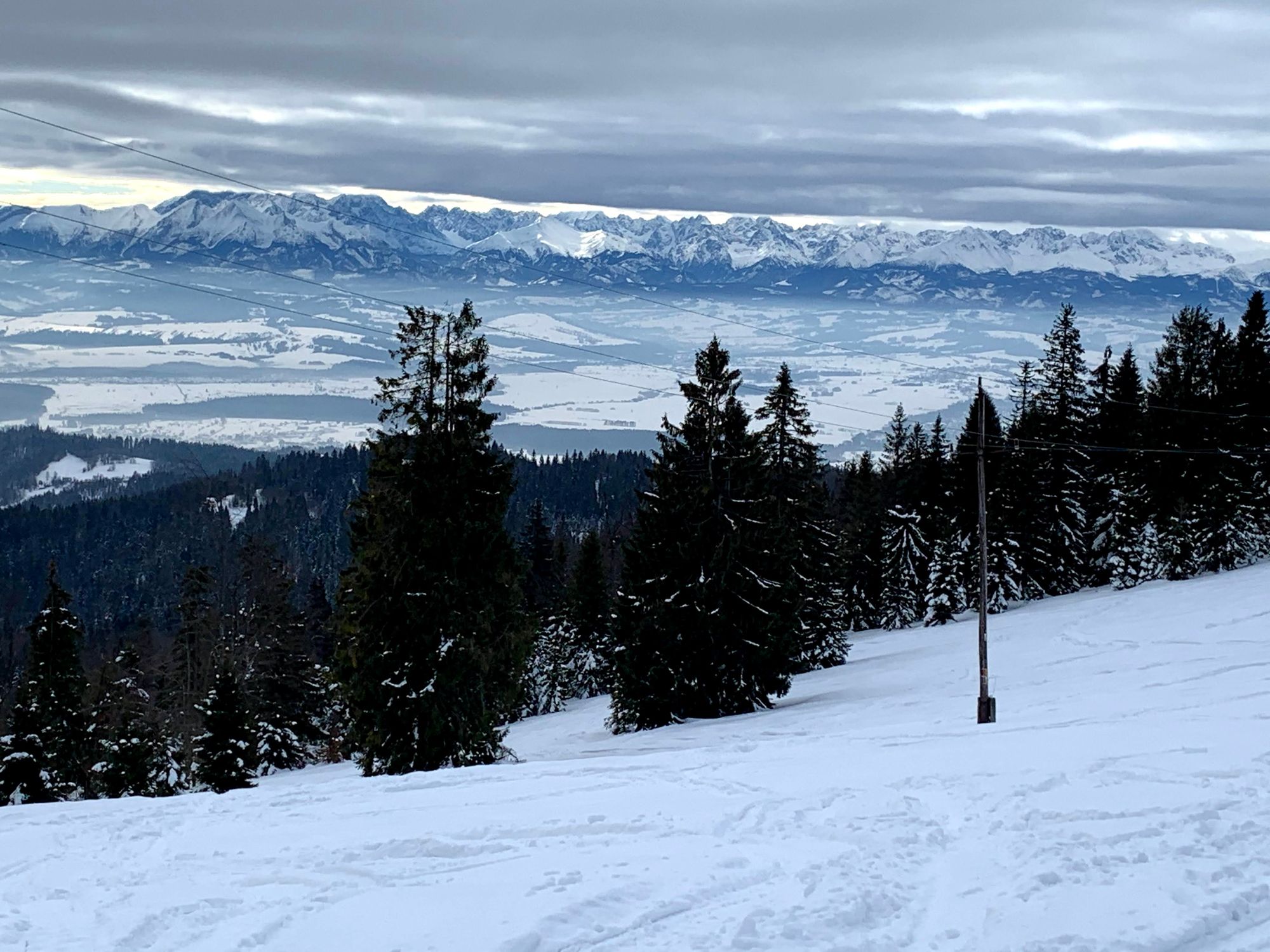 Widok na Tatry, zejście z Starych Wierchów do Nowego Targu