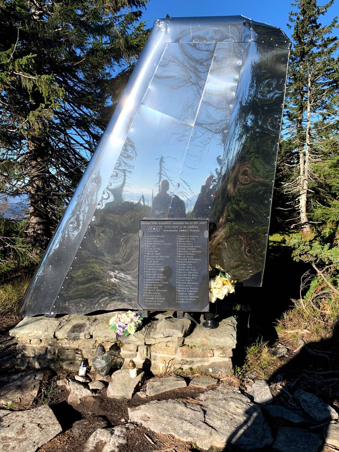 Pomnik upamiętniający katastrofę lotniczą z 1969r. na Policy
