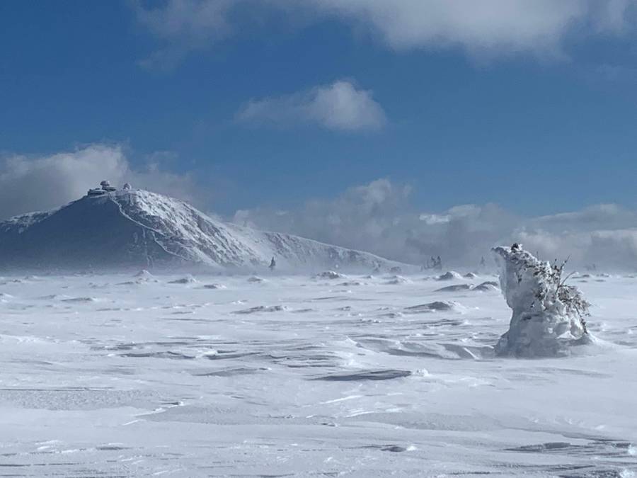 Piękna i bestia - Śnieżka i wiatr. Beauty and the Beast - Snow Mountain and Wind. [POL / ENG]