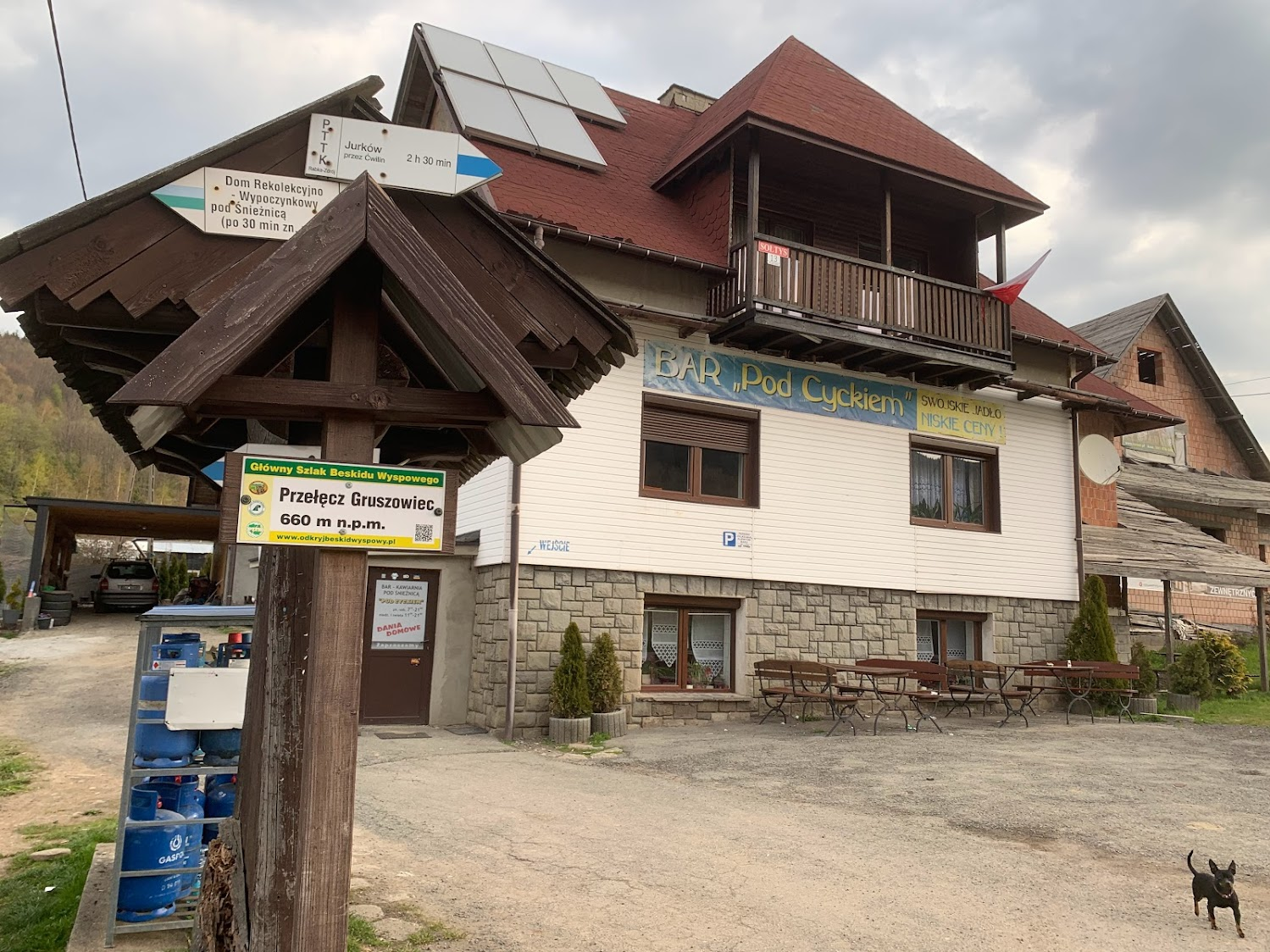 Start i meta - Przełęcz Gruszowiec, Bar pod Cyckiem