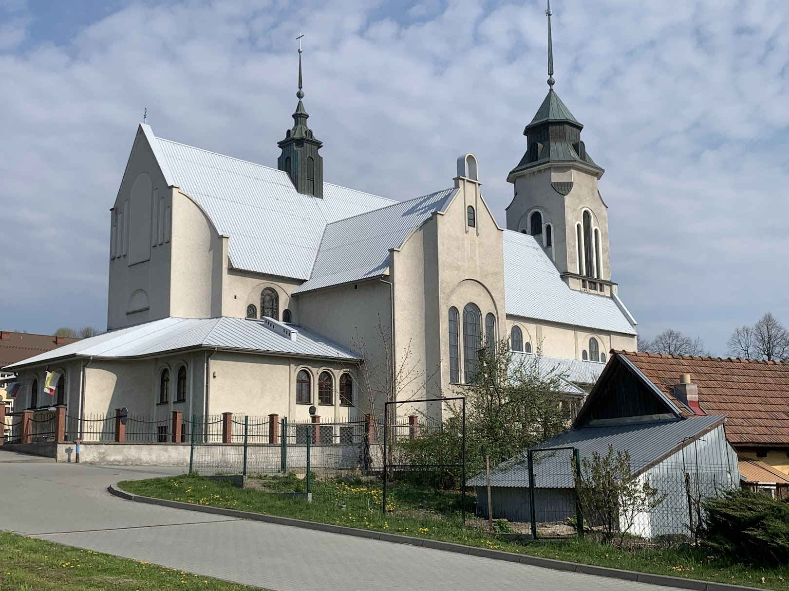 Murowany kościół w Dobrej