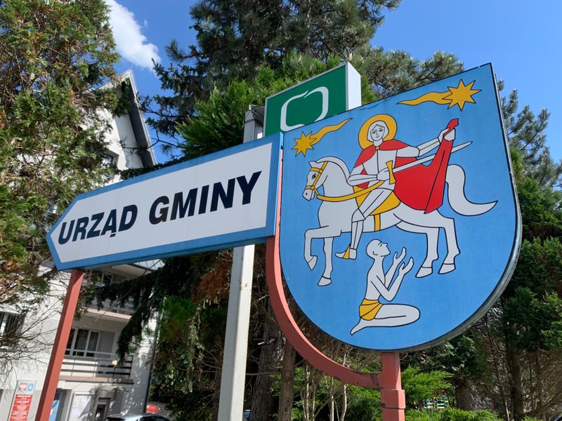 Komety, synagoga, piwo Cystersów, amulety i malutki cmentarz. Dzień salamandry w Beskidzie Wyspowym