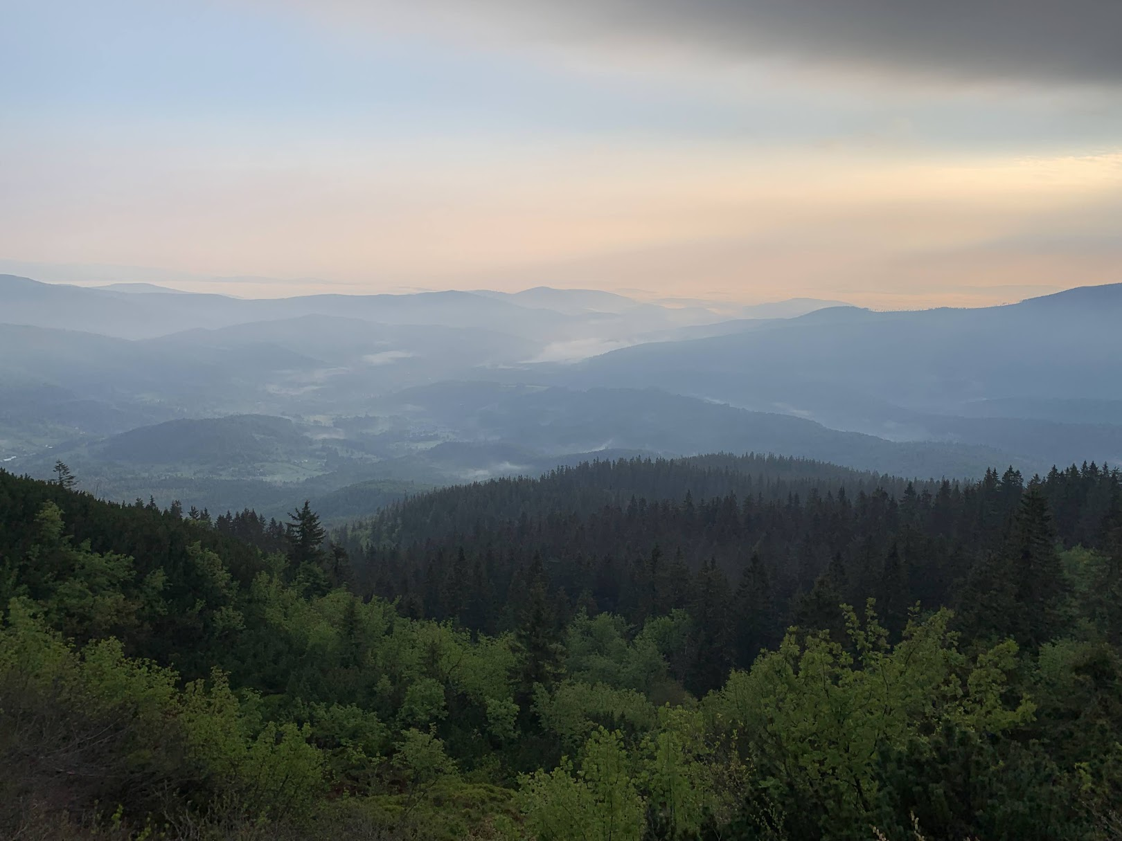 Widok z przełęczy Brona w kierunku północnym