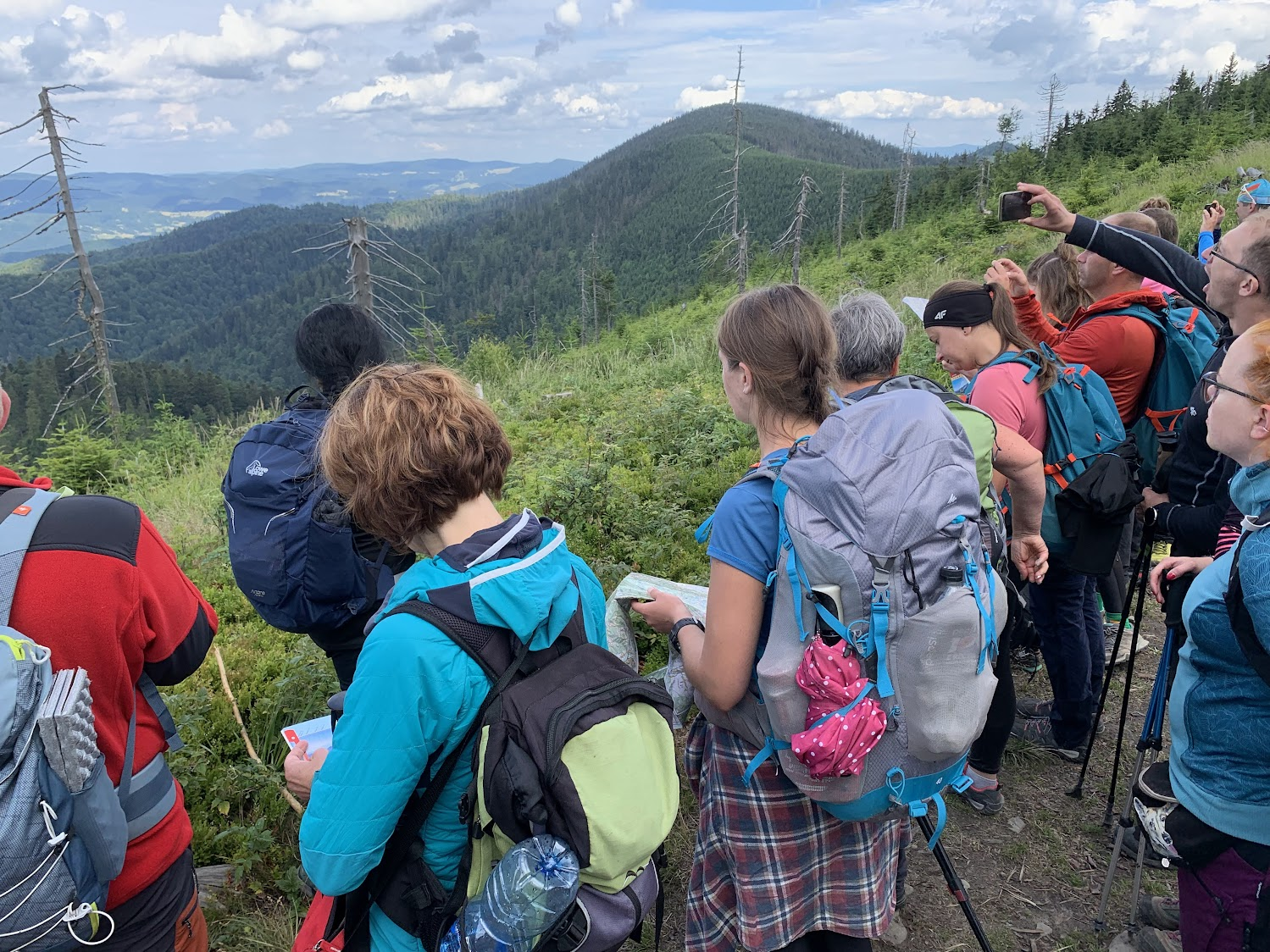 Studiujemy panoramę spod Złomnistego Wierchu