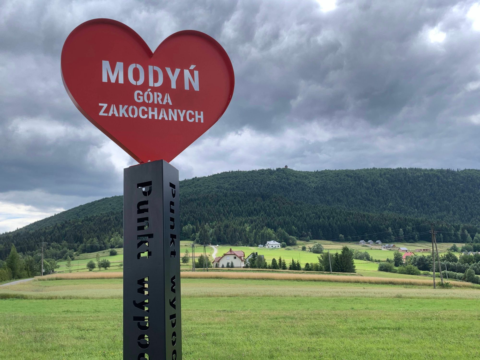 Góra zakochanych w górach. Modyń - Cichoń - Ostra - Jeżowa Woda - Skiełek (Beskid Wyspowy).