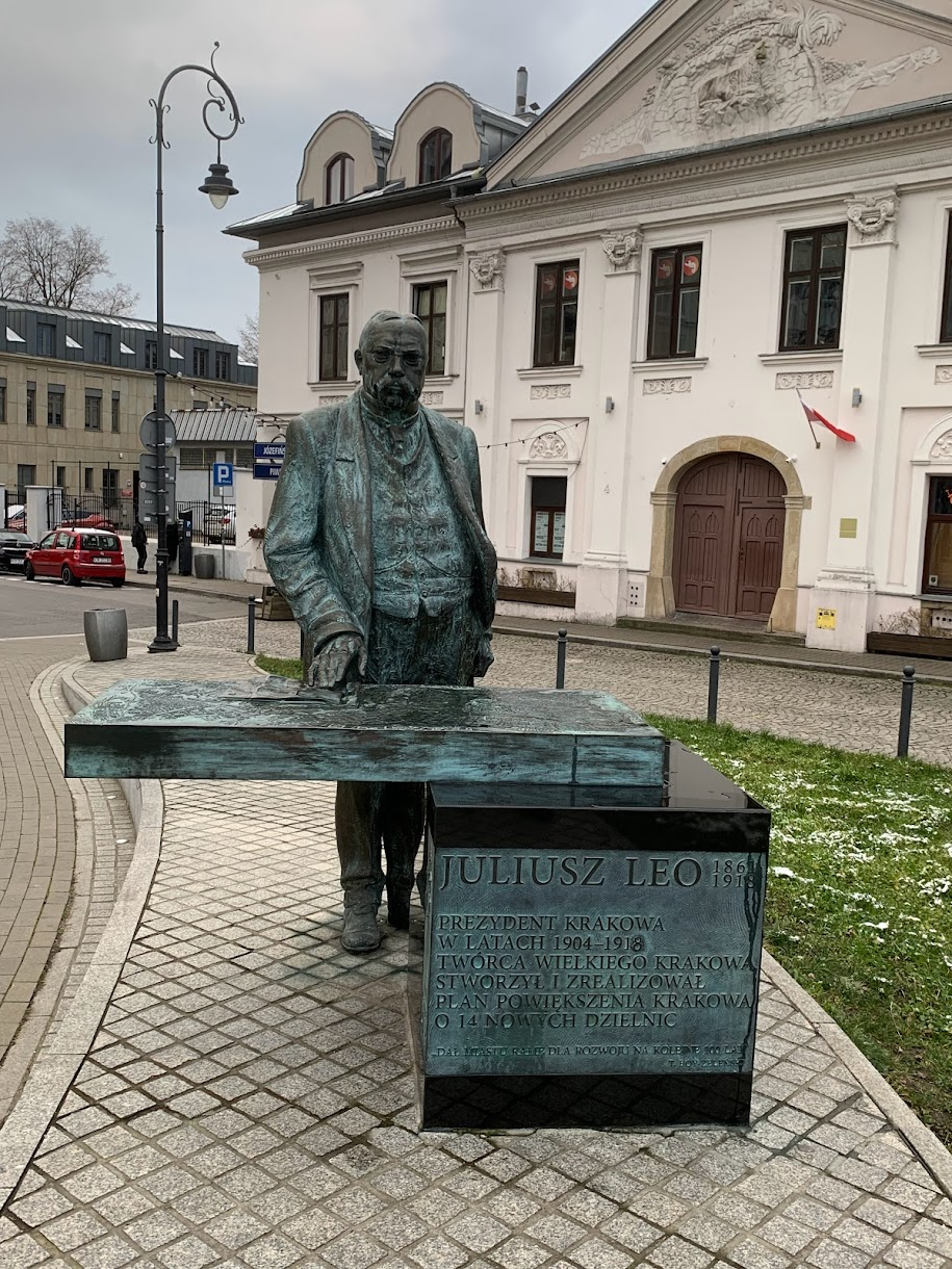 Pomnik Juliusza Leo, prezydenta Krakowa w latach 1904-1918.