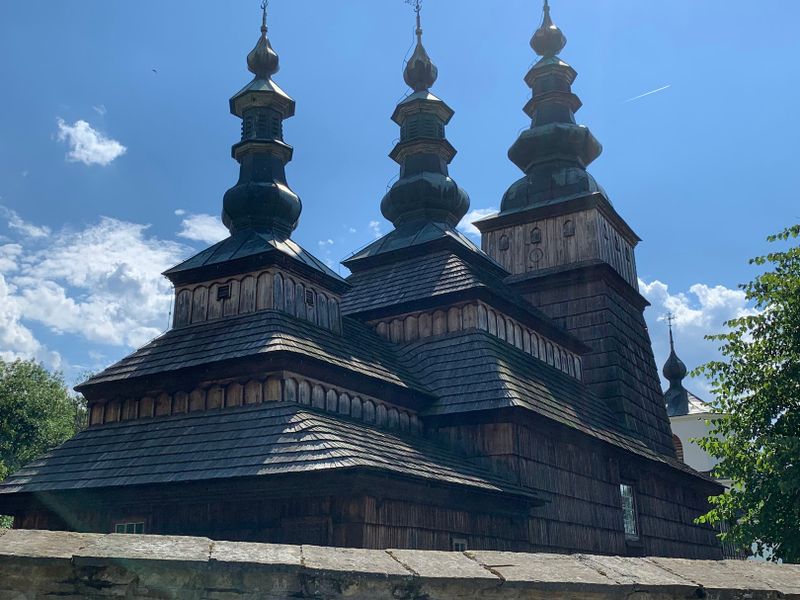 W krainie drewnianych cerkwi. Zabytkowe świątynie z listy dziedzictwa UNESCO w woj. małopolskim.
