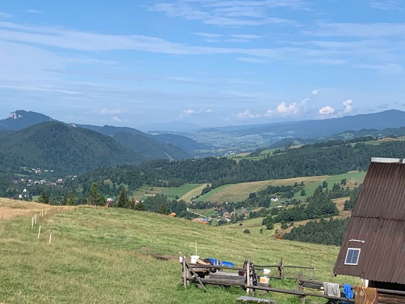 Dobrze nie być w Tatrach. Trzy grzbiety pasma Radziejowej w słońcu i w deszczu.