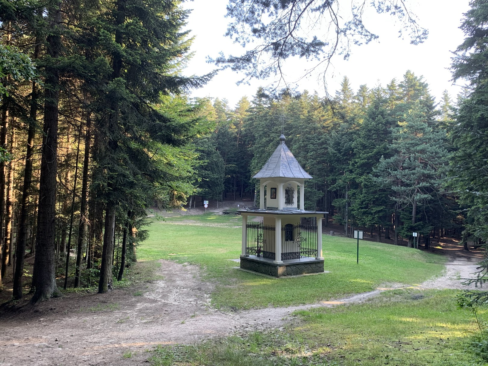 Kapliczka św. Mikołaja nad Myślenicami