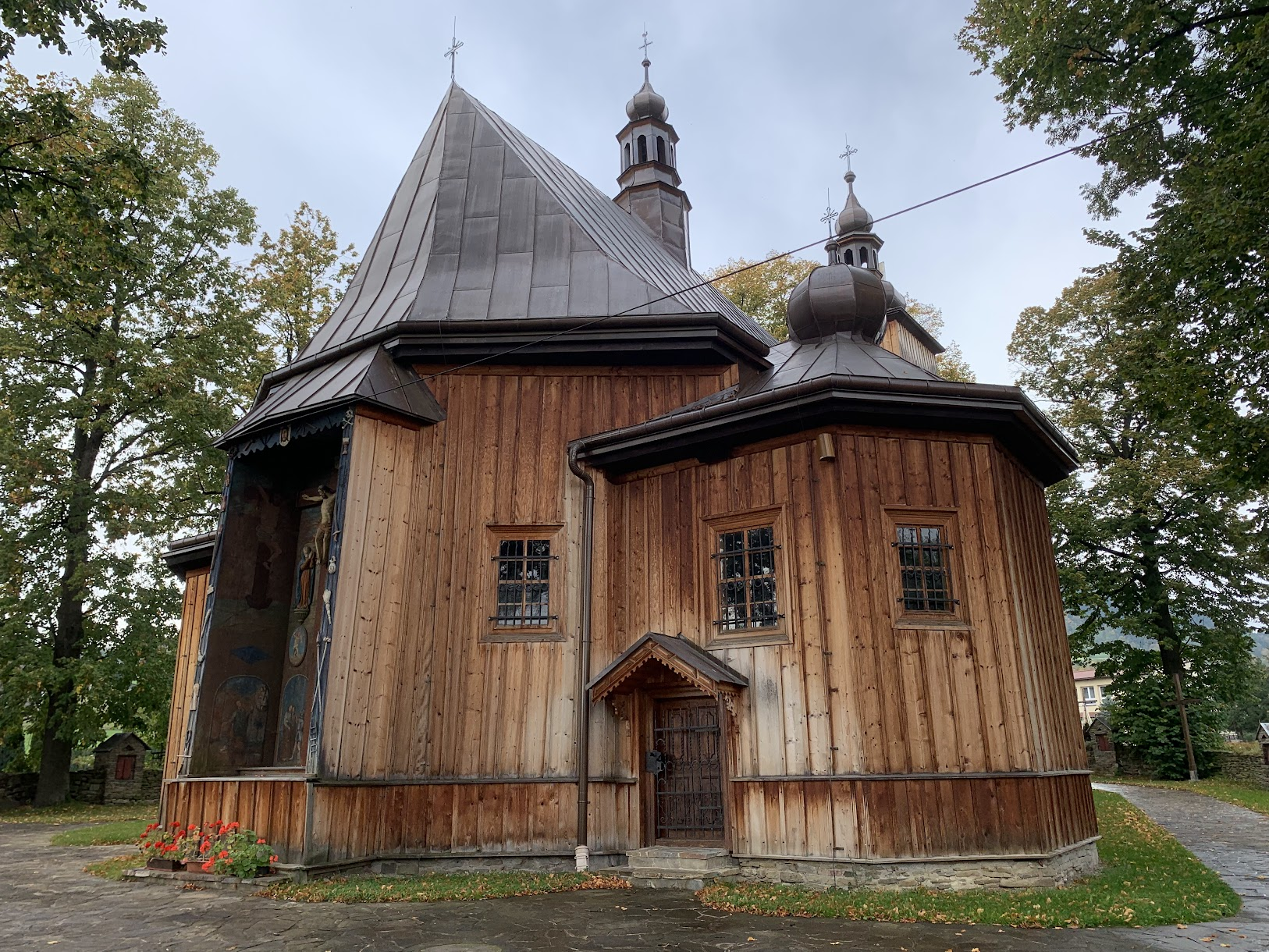 Zabytkowy kościół w Łukowicy (XVIIw).