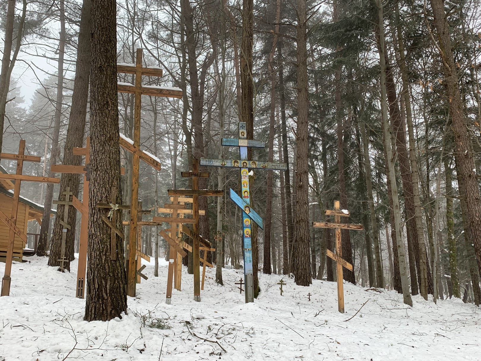 Krzyże przy kaplicy na Górze Jawor
