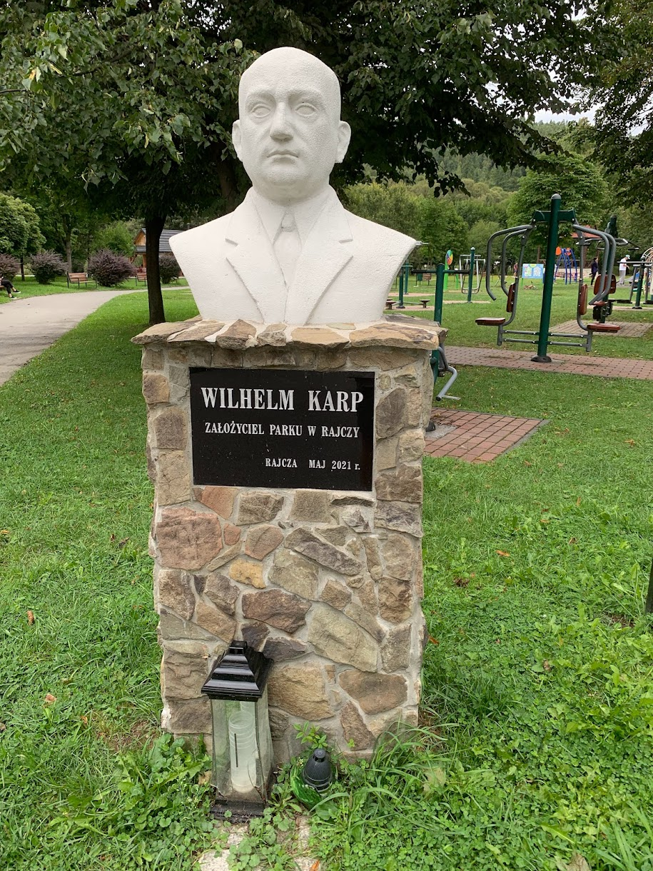 Popiersie Wilhelma Karpia, przedwojennego wójta Rajczy
