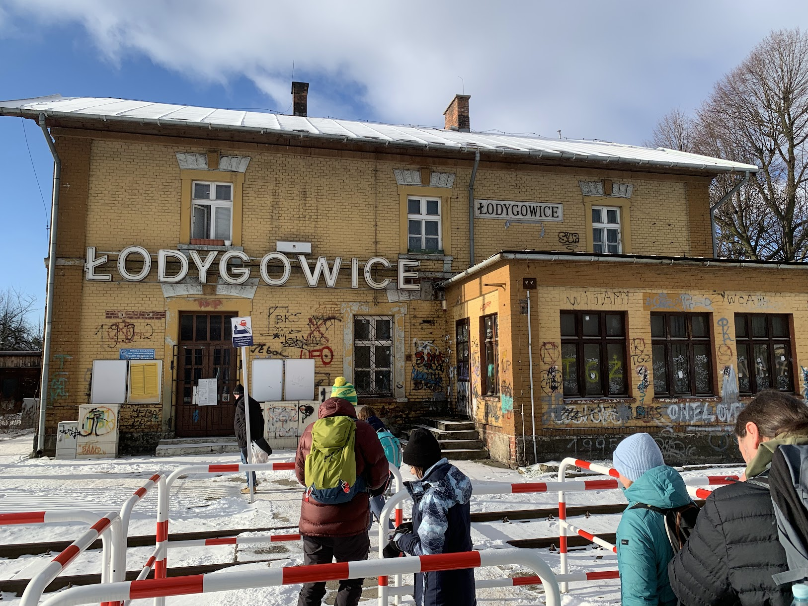 Pociągiem w Beskid Mały - Stacja kolejowa Łodygowice (budynek z 1888r)