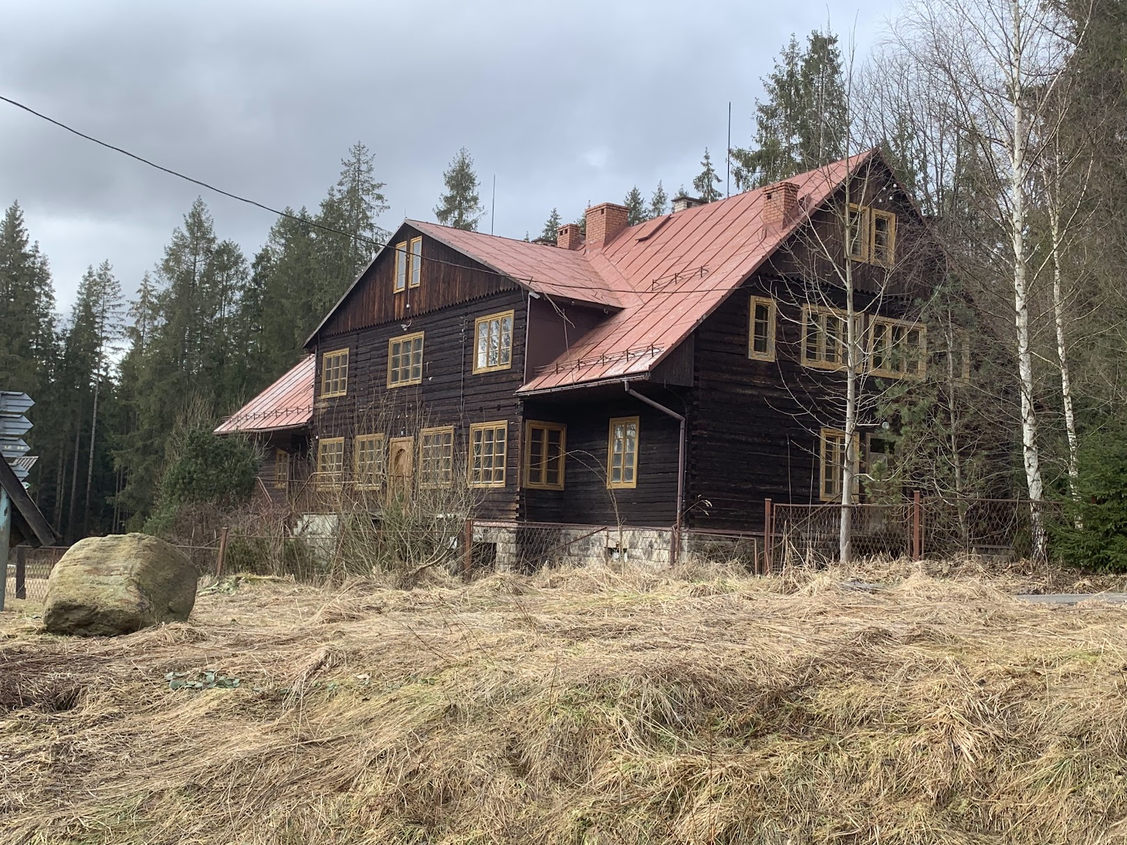 Zabytkowy budynek Szkolnego Schroniska Młodzieżowego (z 1927r)