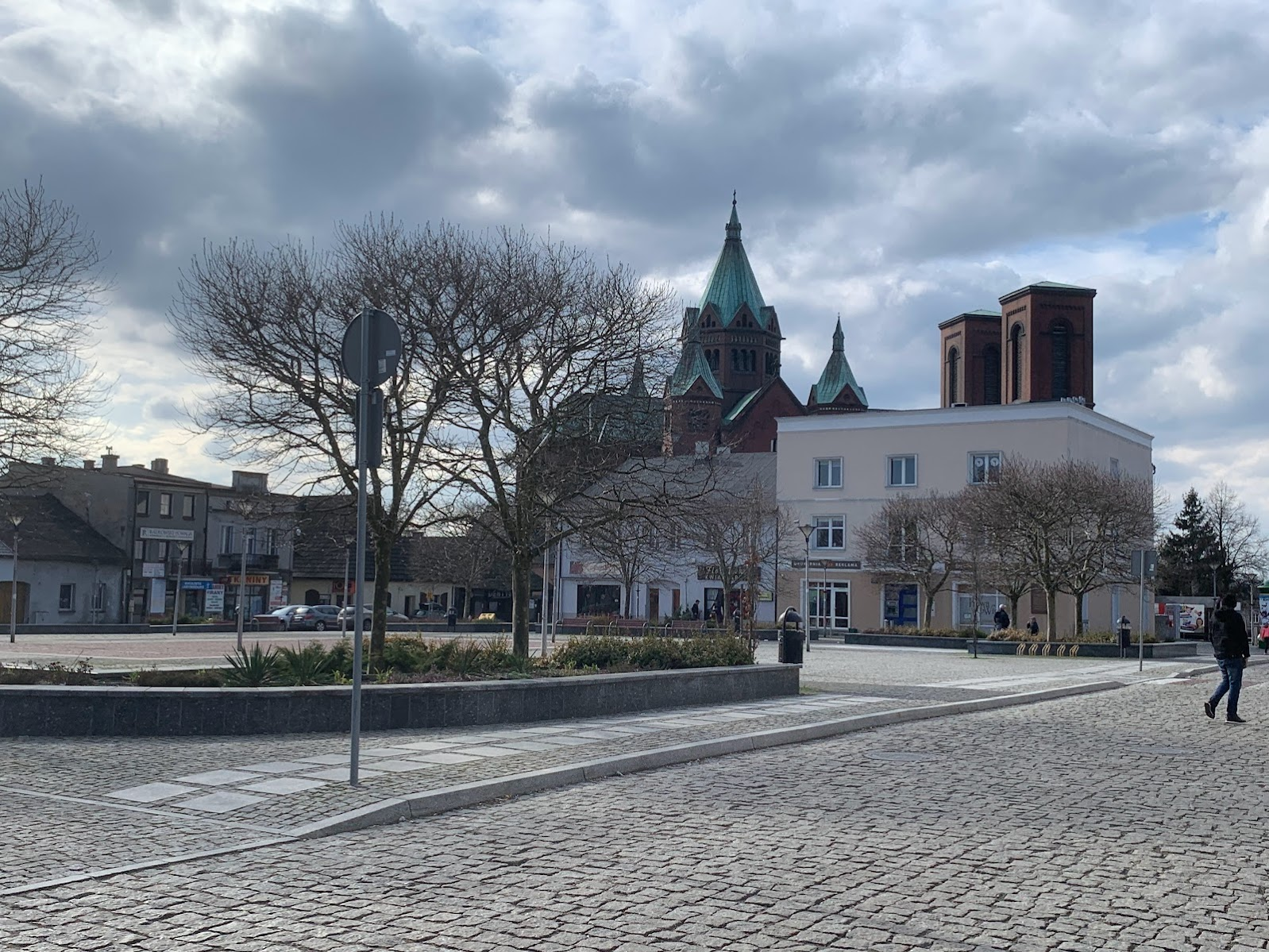 Rynek w Czeladzi. Karczma Wójtowska znajdowała się na miejscu gdzie stoi jasny 2-piętrowy budynek (prawa strona zdjęcia)