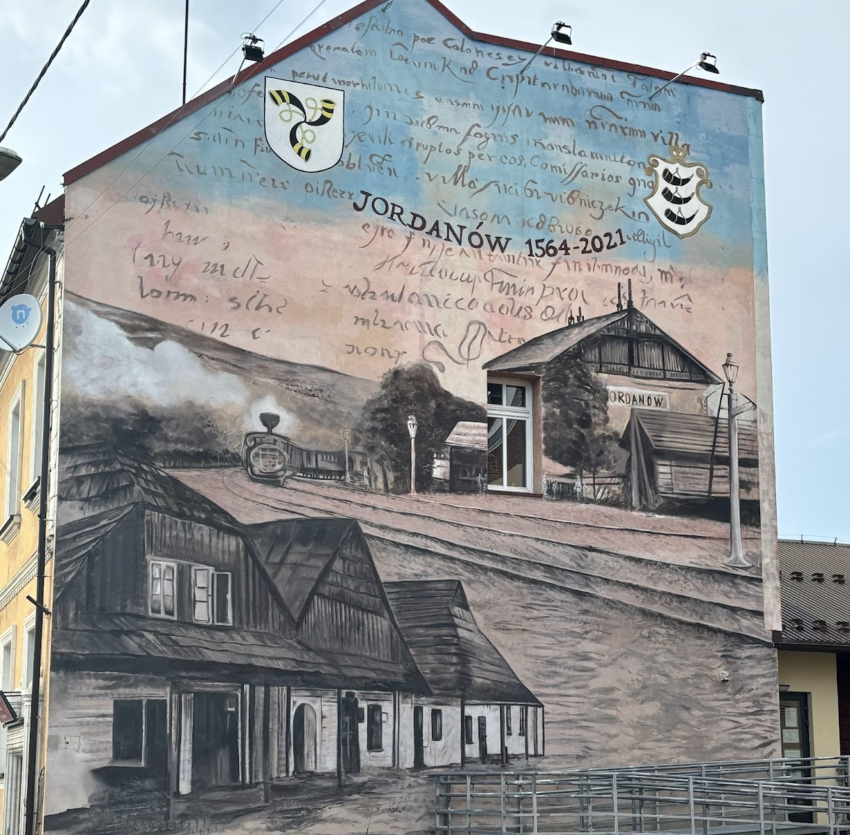 Mural poniżej jordanowskiego Rynku