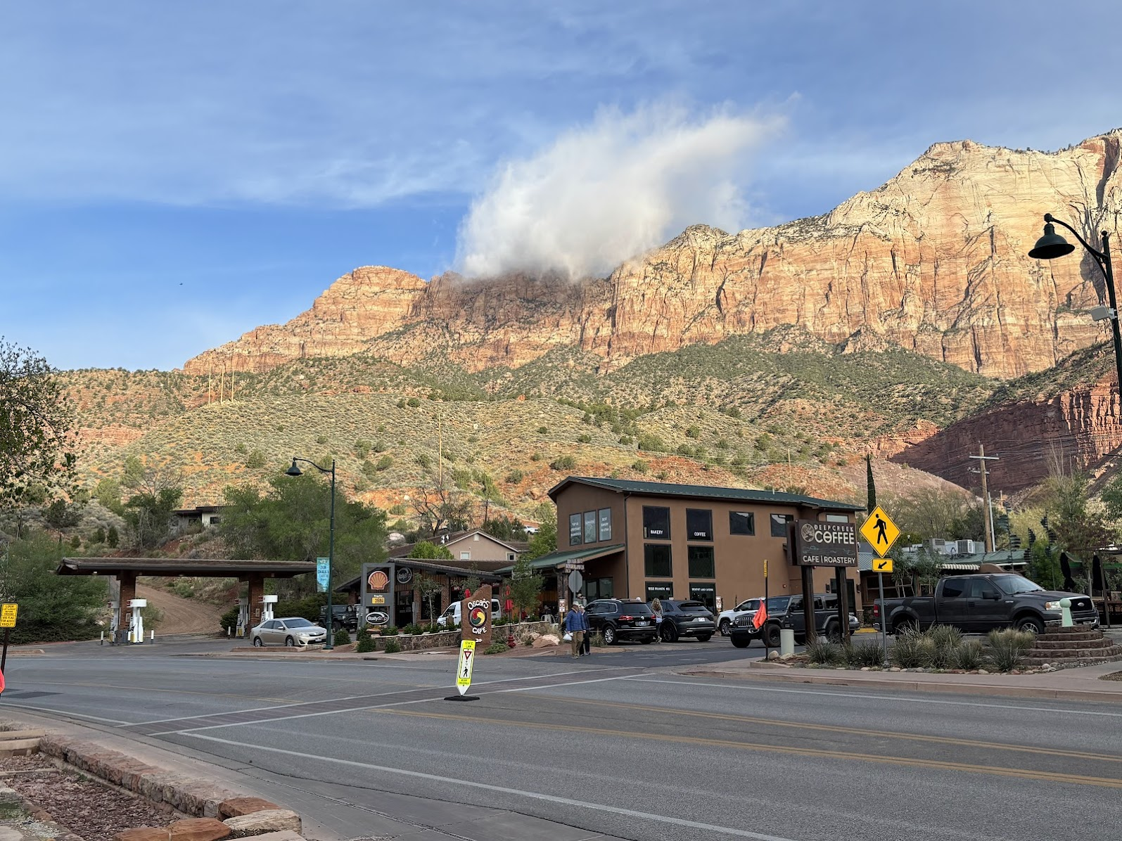 Free Shuttle Bus Stop - Springdale, UT