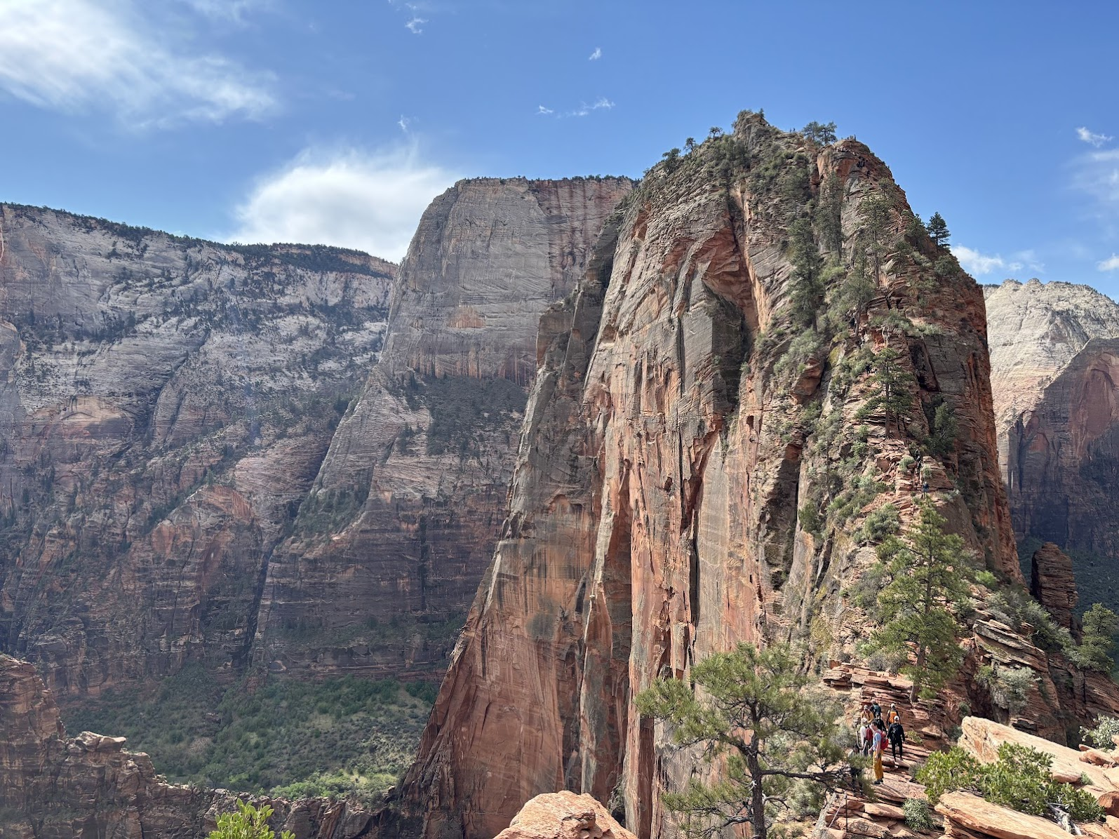 Angels Landing viewed from Scout Lookout