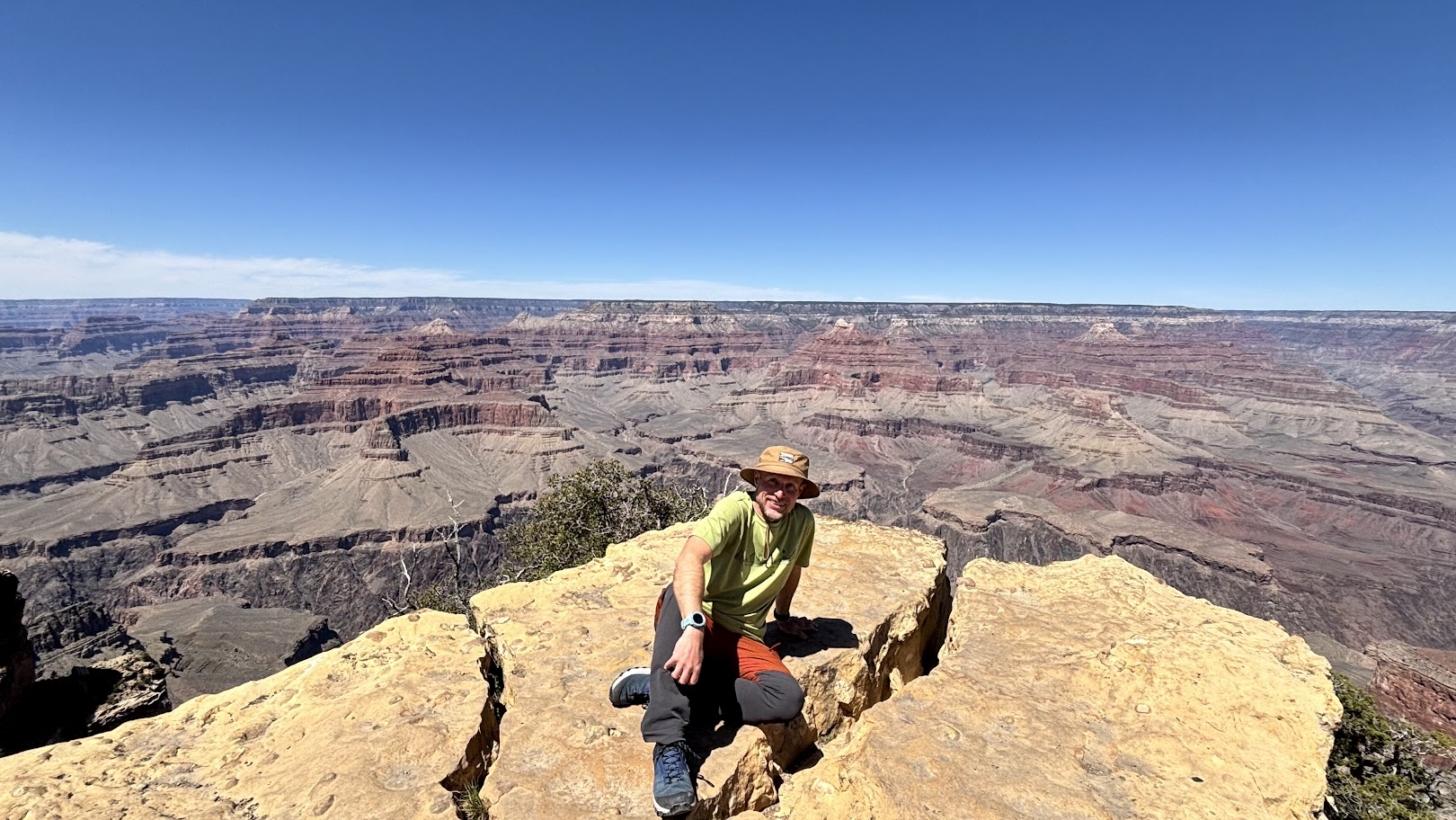 Marcin alone in Grand Canyon (Powell Point)
