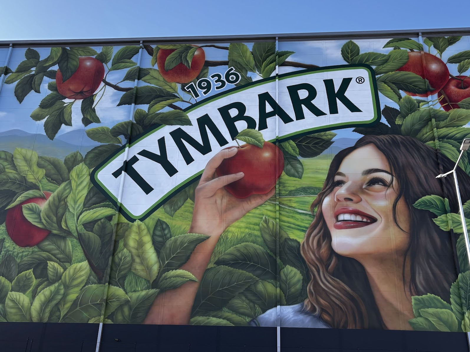 Mural na początku szlaku