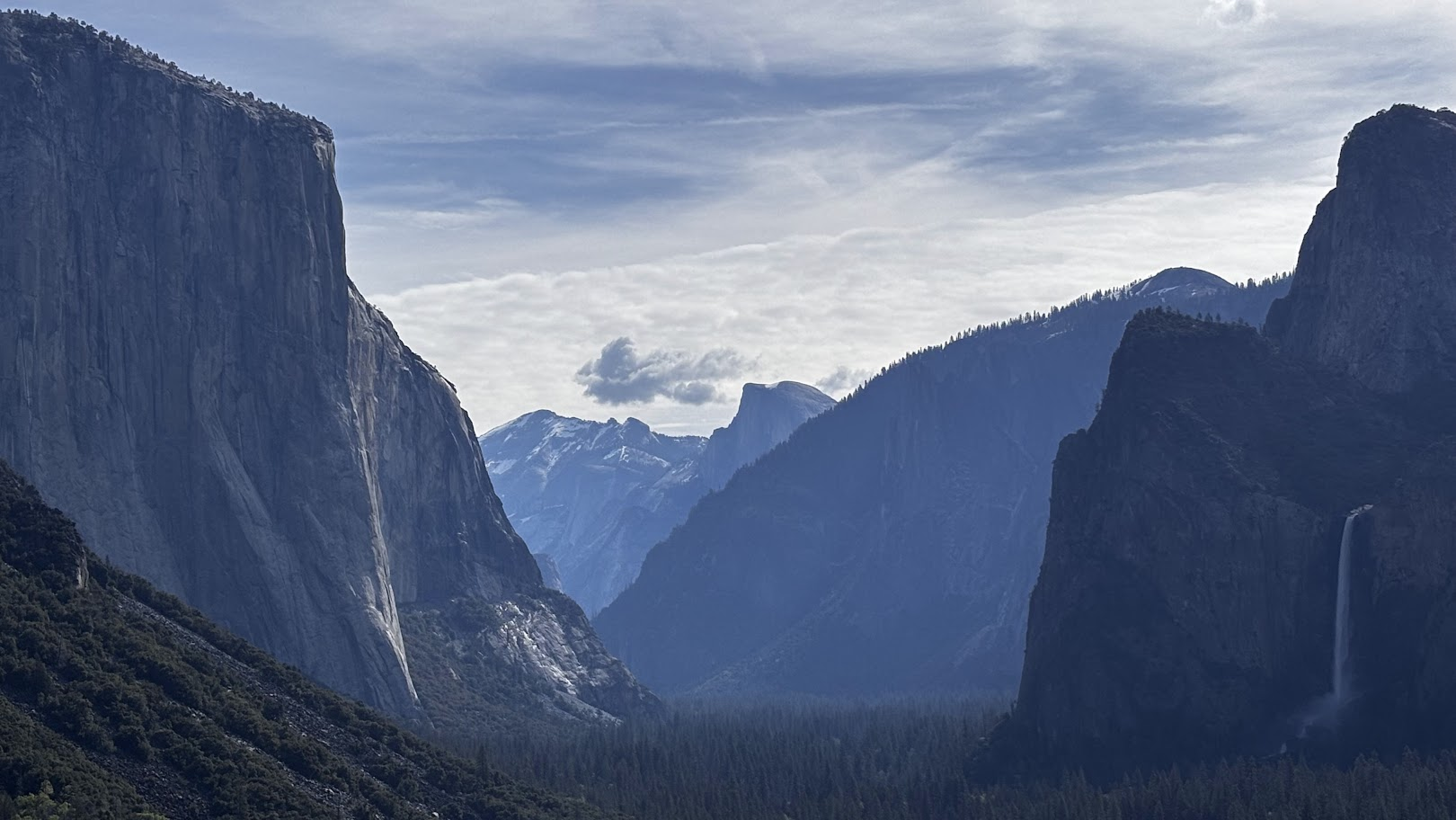 Tunnel View. Half Dome is visible in center