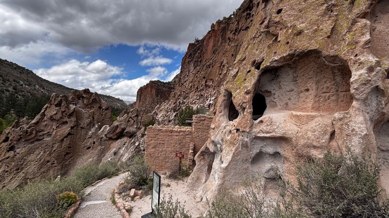 Bandelier and Valles Caldera, New Mexico. Day 3 of US Road Trip 2026: Taos - Albuquerque [ENG/POL].