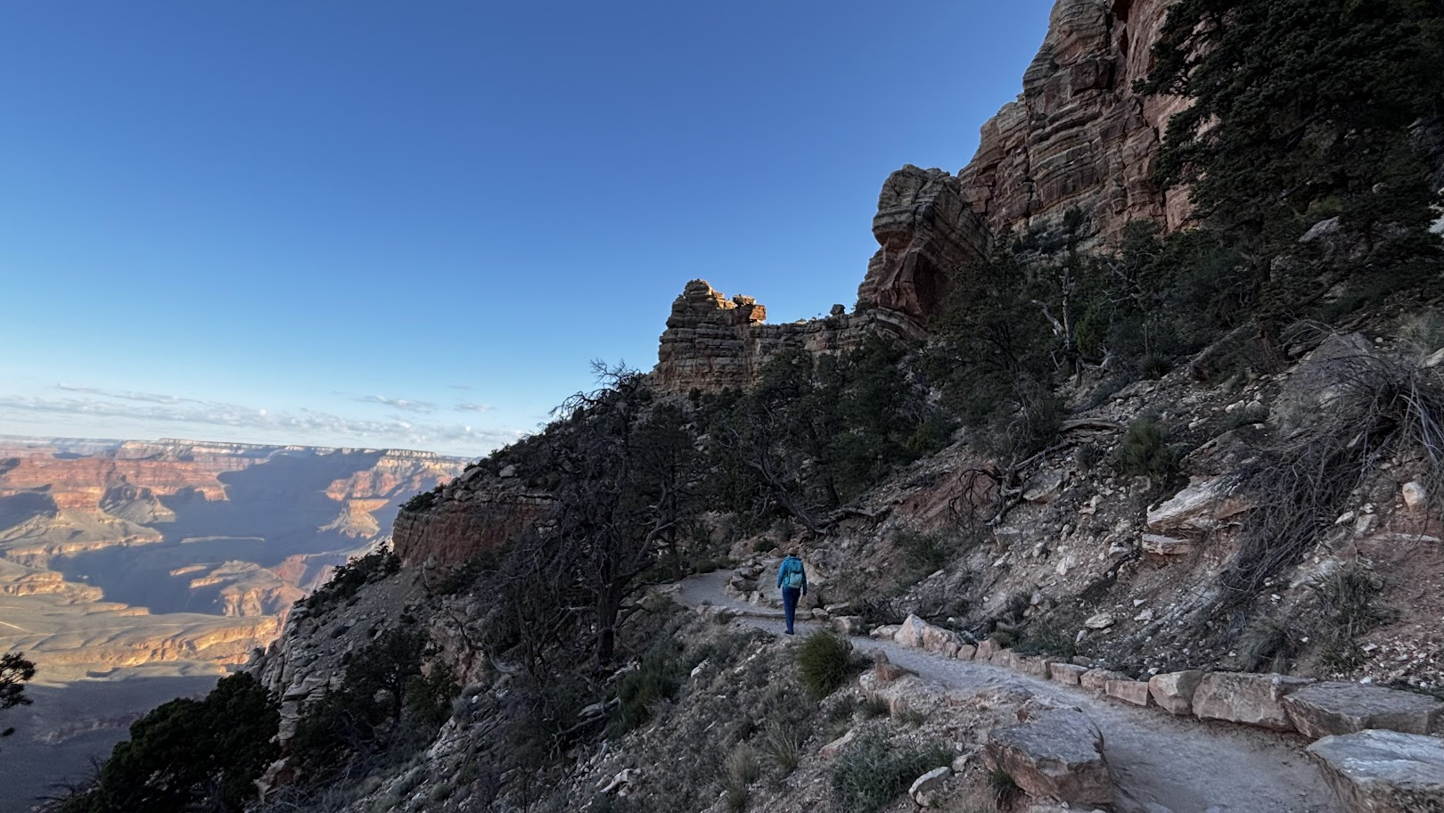 6:49am (1km of distance & 70m down); approaching Ooh-Aah point