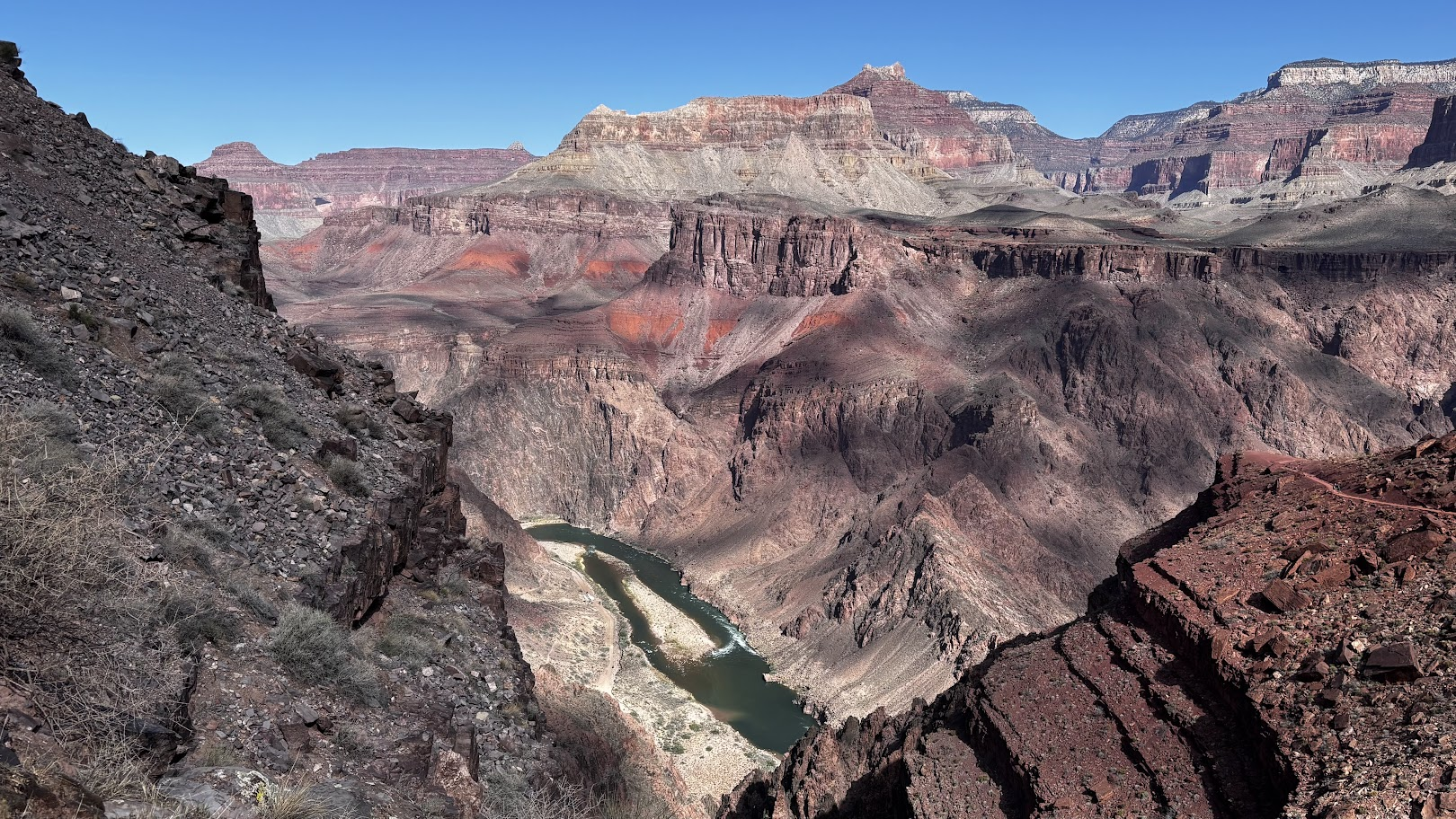 9:15am (7.5km & 1040m down); the first glimpse of the Colorado River
