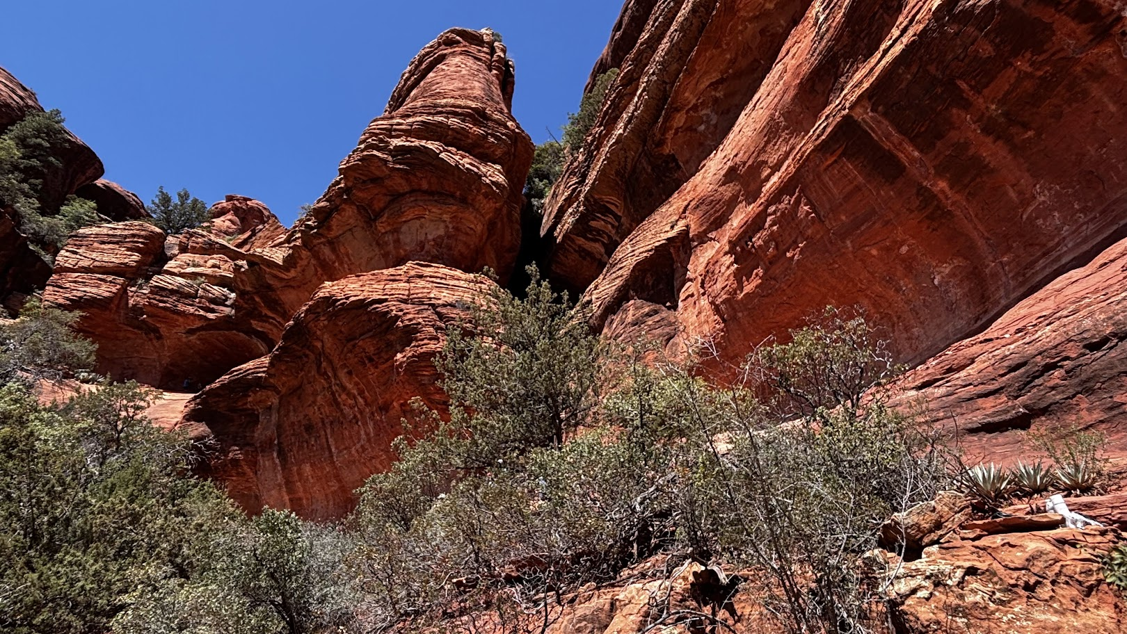 Approaching Boynton Canyon Subway Cave