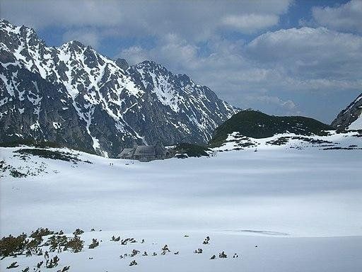 Tatry Zimą - emocjonujący wieczór w schronisku w Dolinie Pięciu Stawów Polskich
