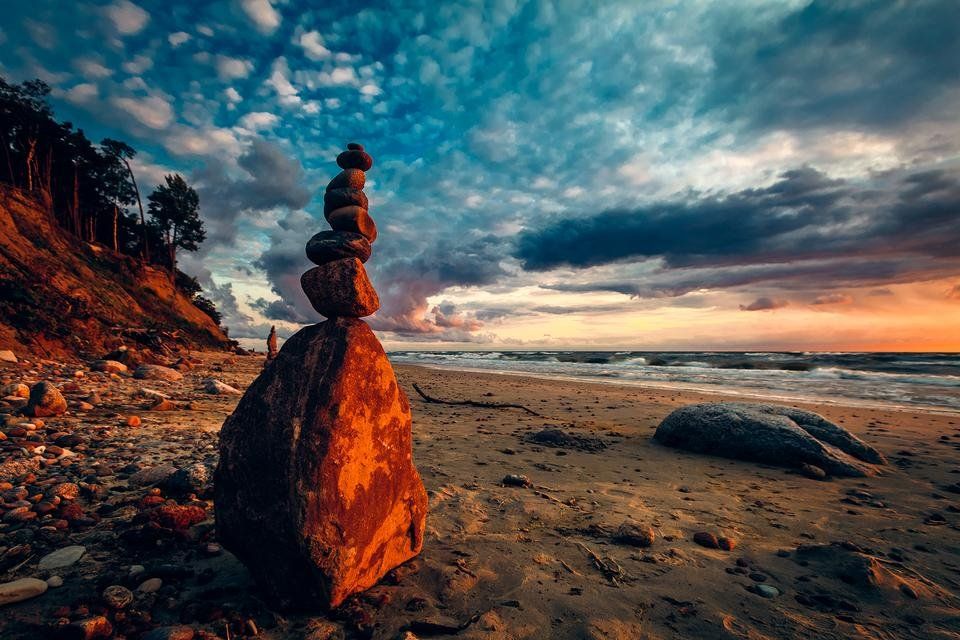 Axeman's Travelfeed #007 - Stone Castles