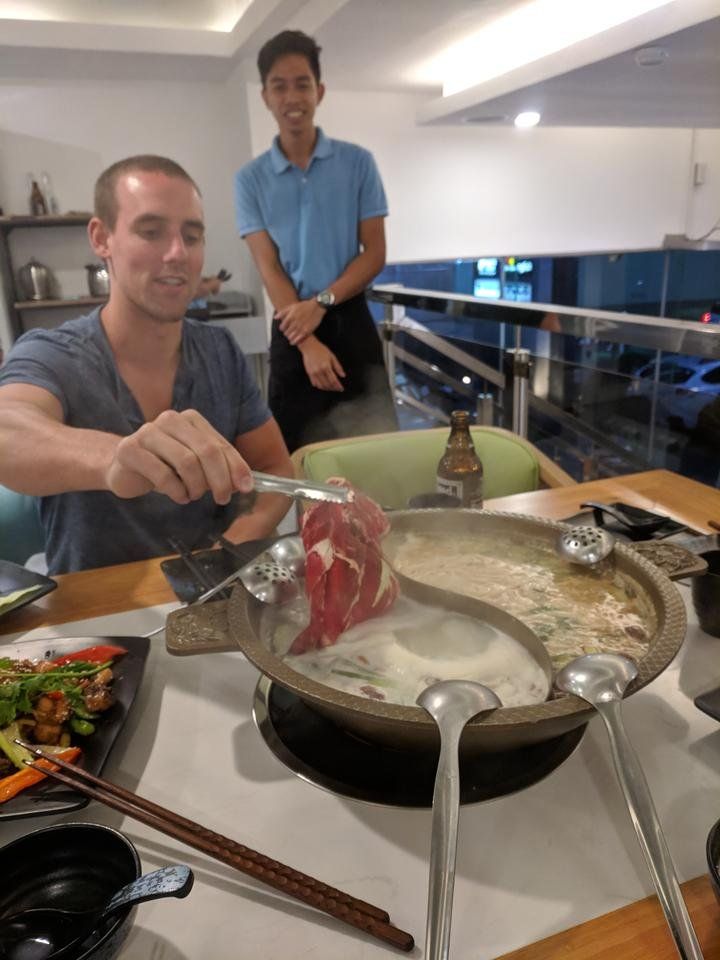 My First Gou Fu Hotpot Experience... A Night Full Of Epic Failure & Fun!