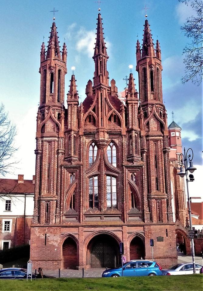 Architectural Photography: magnificent Church of St. Anne in Vilnius