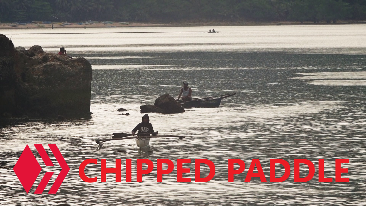 Chipped Paddle | Fishermen at Early Morning in Guindulman Bohol Philippines